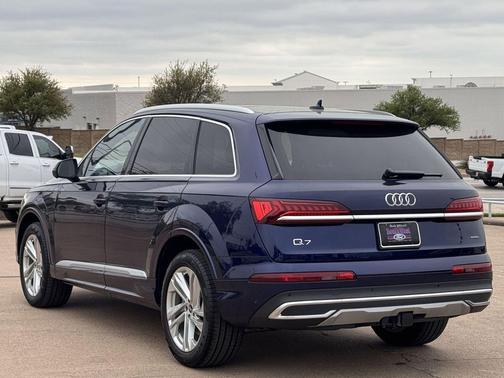 Navarra Blue Metallic 2021 Audi Q7 55 Premium Plus