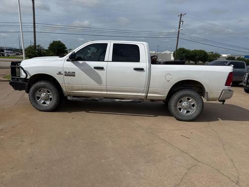 Bright White Clearcoat 2018 RAM 2500 Tradesman