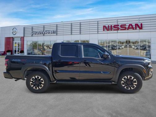 Super Black 2024 Nissan Frontier PRO-4X