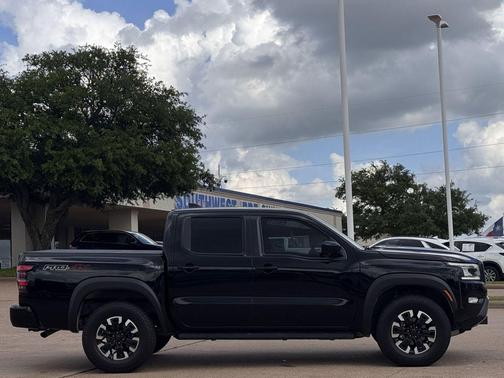 Super Black 2024 Nissan Frontier PRO-4X