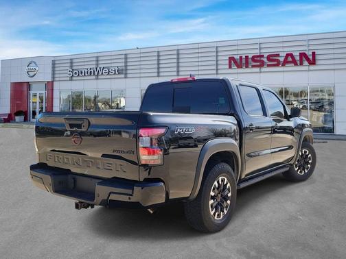 Super Black 2024 Nissan Frontier PRO-4X