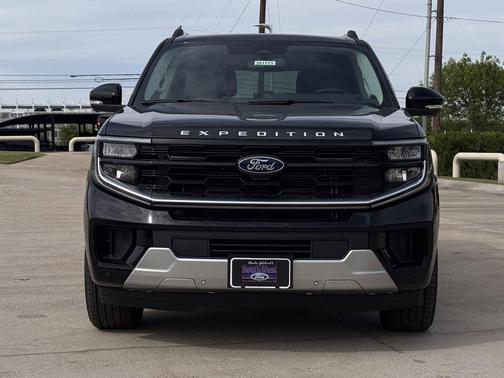 Agate Black Metallic 2026 Ford Expedition Platinum