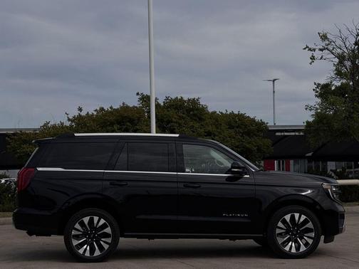 Agate Black Metallic 2026 Ford Expedition Platinum