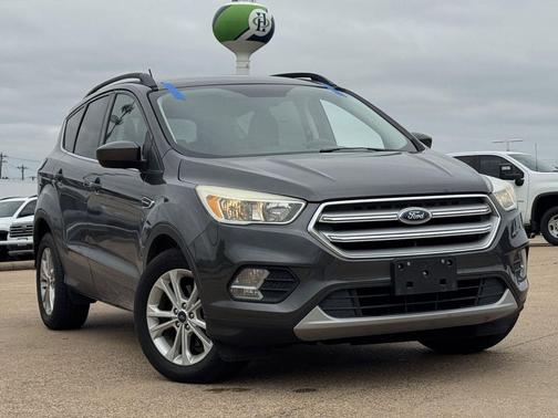 Magnetic 2018 Ford Escape SE