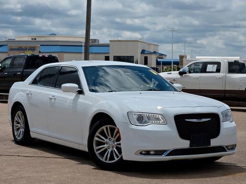 2018 Chrysler 300 Touring