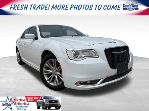 2018 Chrysler 300 Touring