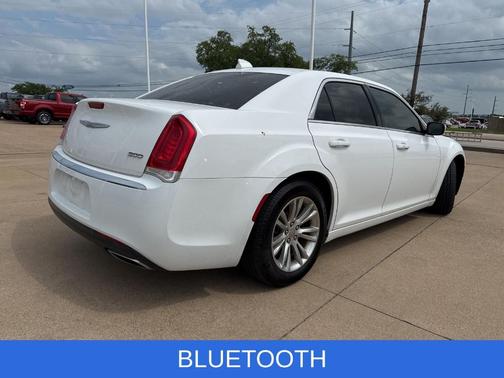 2018 Chrysler 300 Touring