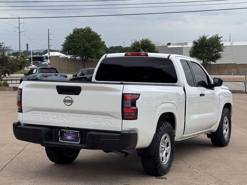 Glacier White 2023 Nissan Frontier S
