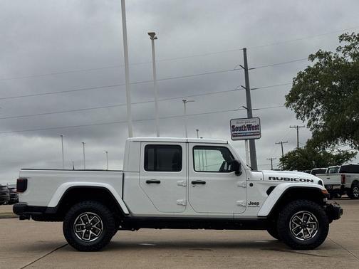 Bright White Clearcoat 2026 Jeep Gladiator Rubicon