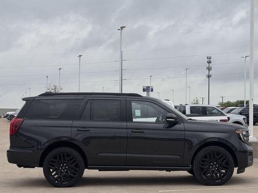 Dark Matter Gray Metallic 2026 Ford Expedition Platinum
