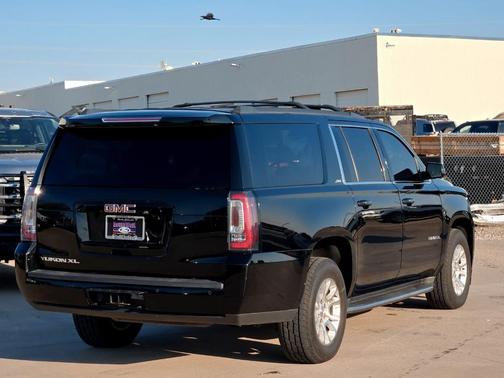 2017 GMC Yukon XL SLT
