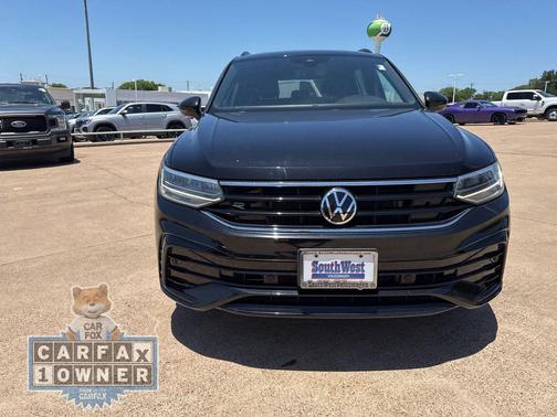 Black 2022 Volkswagen Tiguan 2.0T SE R-Line Black