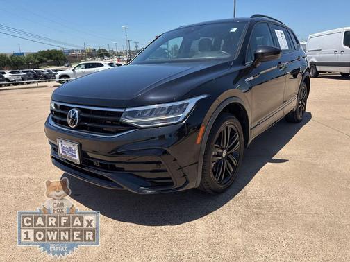 Black 2022 Volkswagen Tiguan 2.0T SE R-Line Black