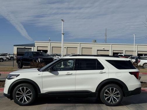 White Metallic 2026 Ford Explorer ST-Line