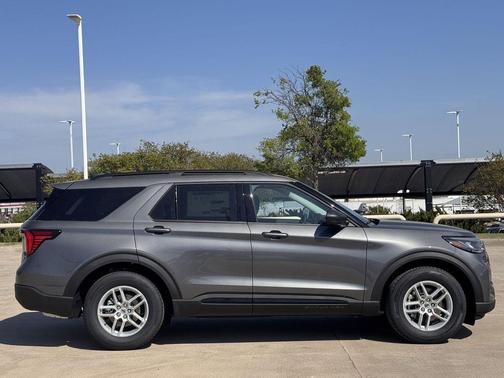Carbonized Gray Metallic 2026 Ford Explorer Active