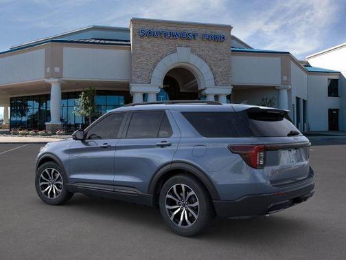 2025 Ford Explorer ST-Line