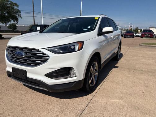 White Metallic 2022 Ford Edge SEL