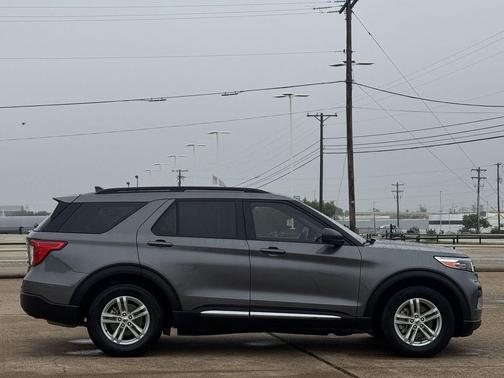 CARBONIZED GRAY METALLIC 2024 Ford Explorer XLT