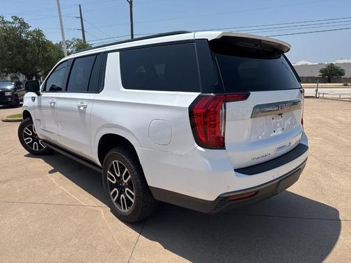 2021 GMC Yukon XL AT4