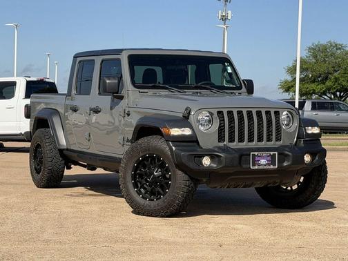 Sting-Gray Clearcoat 2021 Jeep Gladiator Sport