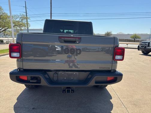 Sting-Gray Clearcoat 2021 Jeep Gladiator Sport