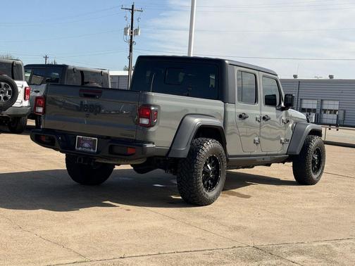 Sting-Gray Clearcoat 2021 Jeep Gladiator Sport