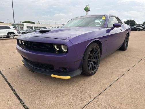 Plum Crazy Pearlcoat 2023 Dodge Challenger R/T