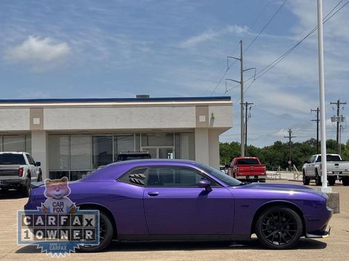 Plum Crazy Pearlcoat 2023 Dodge Challenger R/T