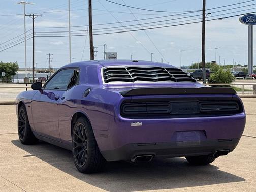 Plum Crazy Pearlcoat 2023 Dodge Challenger R/T