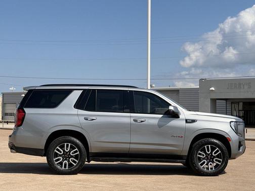 Sterling Metallic 2024 GMC Yukon AT4