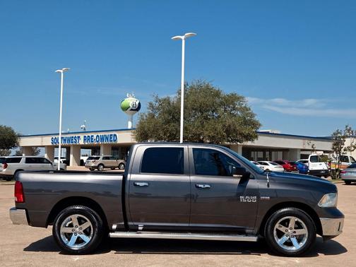 2015 RAM 1500 SLT