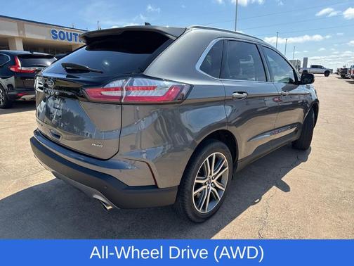 2022 Ford Edge Titanium