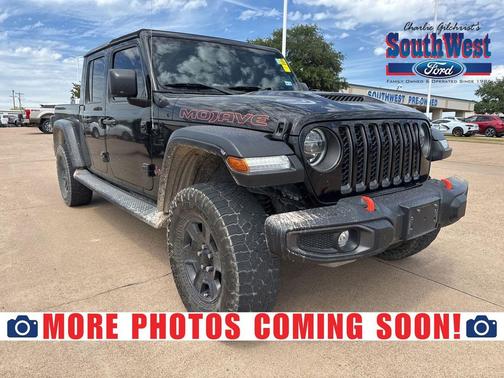 Black Clearcoat 2022 Jeep Gladiator Mojave