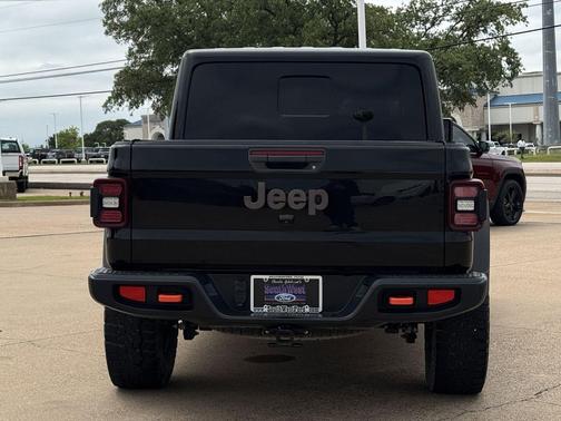 Black Clearcoat 2022 Jeep Gladiator Mojave