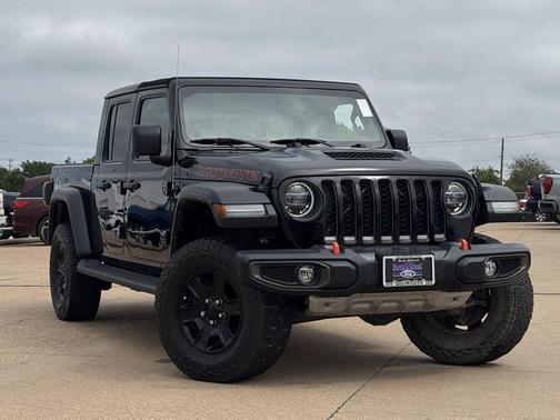 Black Clearcoat 2022 Jeep Gladiator Mojave