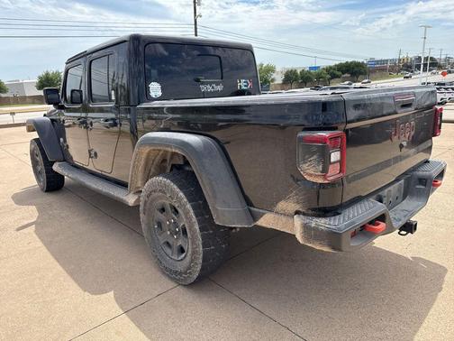 Black Clearcoat 2022 Jeep Gladiator Mojave