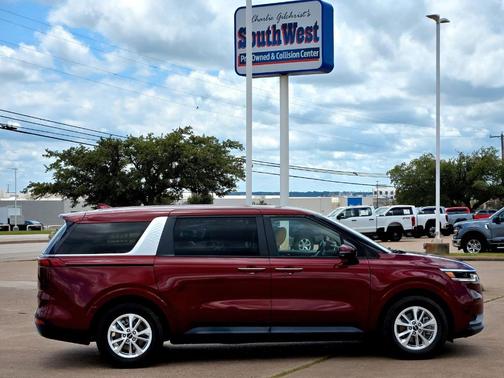 2023 Kia Carnival LX
