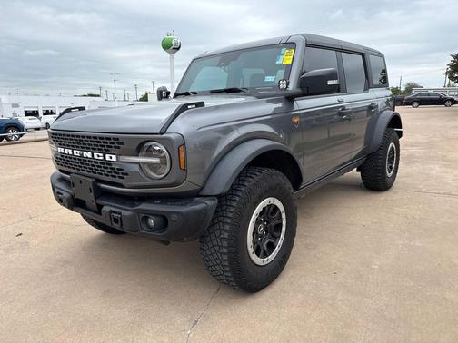 CARBONIZED GRAY METALLIC 2023 Ford Bronco Badlands