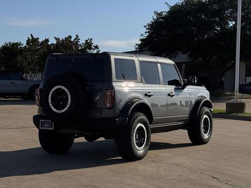 CARBONIZED GRAY METALLIC 2023 Ford Bronco Badlands