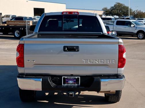 2015 Toyota Tundra SR5