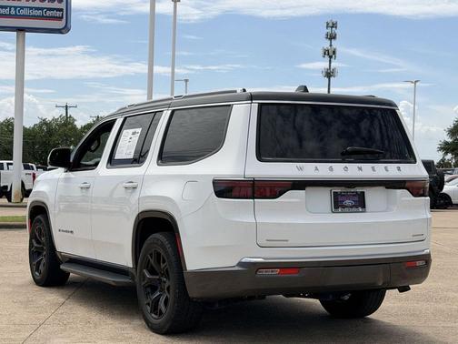 Bright White Clearcoat 2022 Jeep Wagoneer Series II
