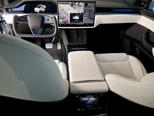 2022 Tesla Model X Plaid