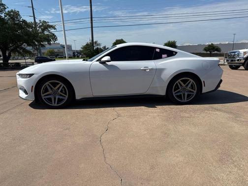 Oxford White 2025 Ford Mustang EcoBoost Premium