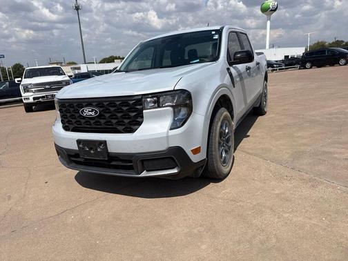 White Metallic 2025 Ford Maverick XLT