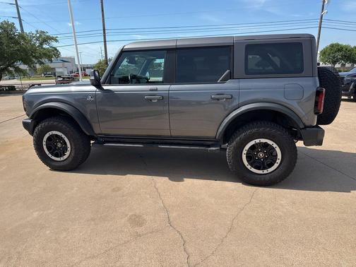 CARBONIZED GRAY METALLIC 2023 Ford Bronco Outer Banks