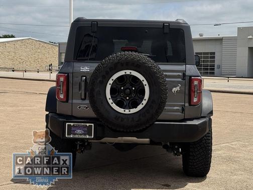 CARBONIZED GRAY METALLIC 2023 Ford Bronco Outer Banks