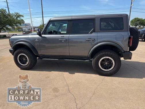 CARBONIZED GRAY METALLIC 2023 Ford Bronco Outer Banks