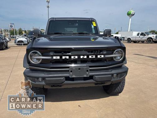 CARBONIZED GRAY METALLIC 2023 Ford Bronco Outer Banks