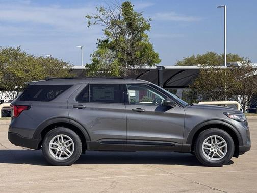 Carbonized Gray Metallic 2026 Ford Explorer Active