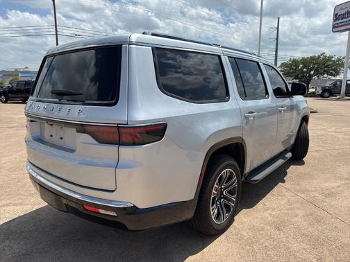 2024 Jeep Wagoneer Base